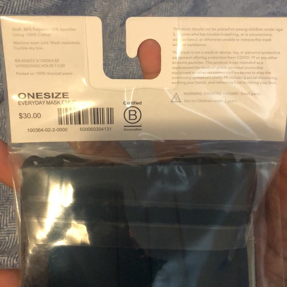 ATHLETA Five pack CAMO face mask with ear adjusters. Assorted colors - Picture 3 of 4